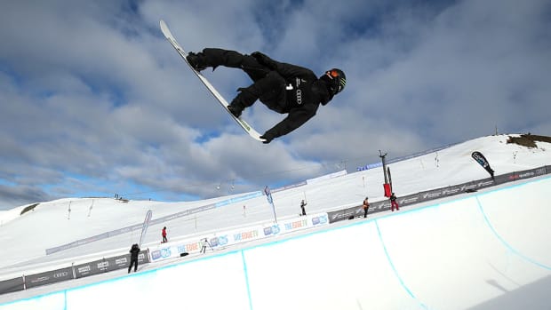 ipod-snowboarding-halfpipe-x-games-960.jpg